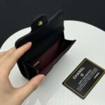 【シャネル】定番CFライン キャビアスキン三つ折財布 高級感漂う春夏新作 - 画像 (6)