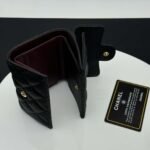 【シャネル】定番CFライン キャビアスキン三つ折財布 高級感漂う春夏新作 - 画像 (7)