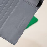 【ボッテガヴェネタ】春夏にぴったりの実用的で絶妙な短財布3色 - 画像 (10)