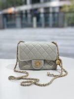 【シャネル】新作♪大人気の斜め掛け♡Flap Bag Gold Ball-選べる4色 - 画像 (12)