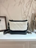 【シャネル】超入手困難♡ガブリエル スモール ホーボーバッグ - 画像 (3)