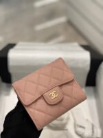 【シャネル】大人気コンパクト ♪マトラッセ♪三つ折り財布 キャビアスキン5色 - 画像 (2)