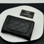 【シャネル】  2つ折り財布 キャビアスキン レザー ゴールド金具 財布A48667 - 画像 (4)