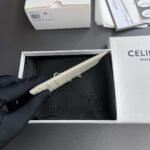 【セリーヌ】2色ギフトにも*送料込☆ ジップ付きカードホルダー トリオンフ チャーム - 画像 (14)