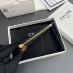 【セリーヌ】2色ギフトにも*送料込☆ ジップ付きカードホルダー トリオンフ チャーム - 画像 (5)