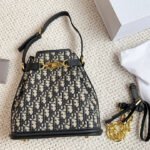 【ディオール】【フォルムもデザインも可愛い♪】★C'EST ★ハンドバッグ