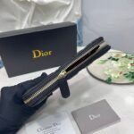 【ディオール】25SS新作 モダンで洗練されたスタイルが魅力の逸品 - 画像 (3)