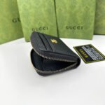 【グッチ】 ミニマリストに最適！シンプルで上品な短財布 - 画像 (4)