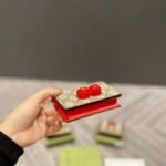 【グッチ】 使いやすいミニ財布 上質レザー 今だけ特価 - 画像 (6)