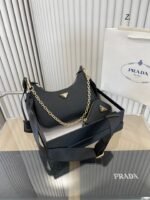 【プラダ】新作 サフィアーノレザー ミニバッグ - 画像 (4)