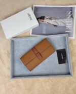 【ロエベ】ロングウォレット 5色展開 どんなシーンも完璧 - 画像 (6)