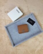 【ロエベ】ミニウォレット 4カラー 2025新作 今だけ限定 - 画像 (4)