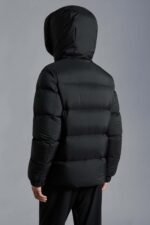 【モンクレール】秋冬新作☆男性 MADEIRA フード付 ショートダウンジャケット3色 - 画像 (4)