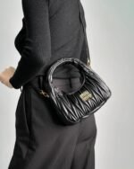 【ミュウミュウ】大人気☆ワンダー マテラッセ ホーボーバッグ5BC125 - 画像 (3)