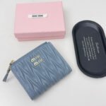 【ミュウミュウ】春夏にぴったりの実用的で絶妙な短財布3色 - 画像 (10)