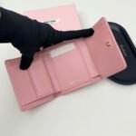 【ミュウミュウ】上品なデザイン♪おしゃれ】3つ折り財布3色 - 画像 (19)