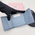 【ミュウミュウ】上品なデザイン♪おしゃれ】3つ折り財布3色 - 画像 (13)