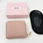 【ミュウミュウ】2色ギフトにも*送料込☆ 小さな中に大きな収納力 - 画像 (10)