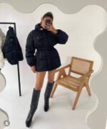 【プラダ】入手困難*ナイロン フード付ダウンジャケット レディース - 画像 (2)