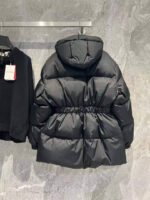 【プラダ】入手困難*ナイロン フード付ダウンジャケット レディース - 画像 (8)