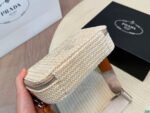 【プラダ】ラフィア素材の新作バッグ 高級感あふれるカラー展開 - 画像 (6)