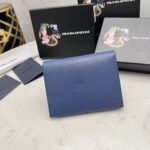 【プラダ】サフィアーノ素材使用 新作レディースミニ財布 在庫わずか - 画像 (3)