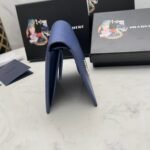 【プラダ】新作短財布 サフィアーノレザーの質感が魅力 5色 - 画像 (5)