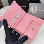 【プラダ】新作短財布 サフィアーノレザーの質感が魅力 5色 - 画像 (9)