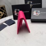 【プラダ】新作短財布 サフィアーノレザーの質感が魅力 5色 - 画像 (14)