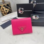 【プラダ】サフィアーノレザー使用 三角ロゴコインパース 春限定カラー展開中 - 画像 (14)