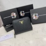 【プラダ】女性に人気のミニコインパース エレガントな印象 今だけ特価 - 画像 (2)