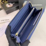 【プラダ】スマートな収納と高級感を両立 定番ロングウォレット - 画像 (4)