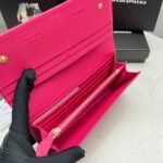 【プラダ】美しさと機能性を兼ね備えたフラップ长財布 今季注目 - 画像 (18)