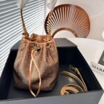 【プラダ】☆人気☆プラダ クリスタル サテン ミニポーチ - 画像 (3)