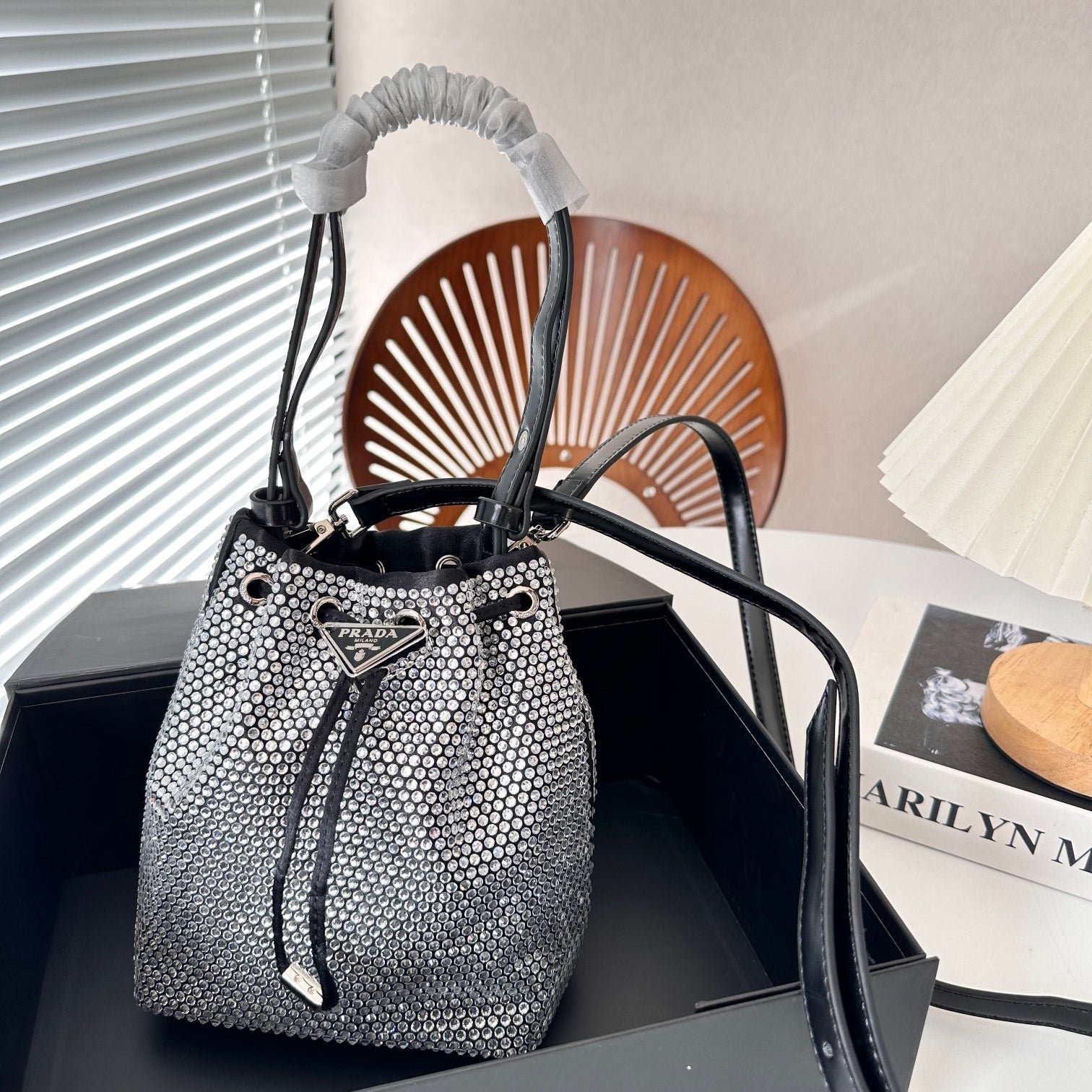 SKU_2_a338805e-84d8-4759-b226-2b27ad60daa4.jpg 【プラダ】☆人気☆プラダ クリスタル サテン ミニポーチ - 画像 (1)