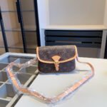 【ルイヴィトン】◆新作ジェリーシリーズ｜4点豪華セット♪デイリーコーデにぴったり！ - 画像 (4)