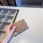 【ルイヴィトン】3点セット☆ピースカラー化粧箱｜爆款バックパック付き｜肩掛け可能で実用的♪今すぐゲット！ - 画像 (7)