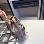 【ルイヴィトン】3点セット☆新作バックパック｜手持ち＆ショルダー使用可♪休暇や日常使いにぴったり！ - 画像 (4)