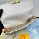 【ルイヴィトン】Favoriteミディアムバッグ 2WAY仕様 洗練された定番デザイン - 画像 (13)