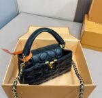 【ルイヴィトン】☆CAPUCINES｜高級感溢れる刺繍デザイン、エレガントに決まる♪今すぐゲット！ - 画像 (2)