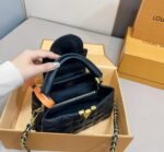 【ルイヴィトン】☆CAPUCINES｜高級感溢れる刺繍デザイン、エレガントに決まる♪今すぐゲット！ - 画像 (5)