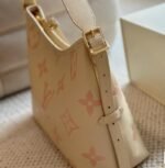 【ルイヴィトン】新作★大人気★Carry All｜優雅で高級感あふれるクリーム色♪数量限定販売中！ - 画像 (5)