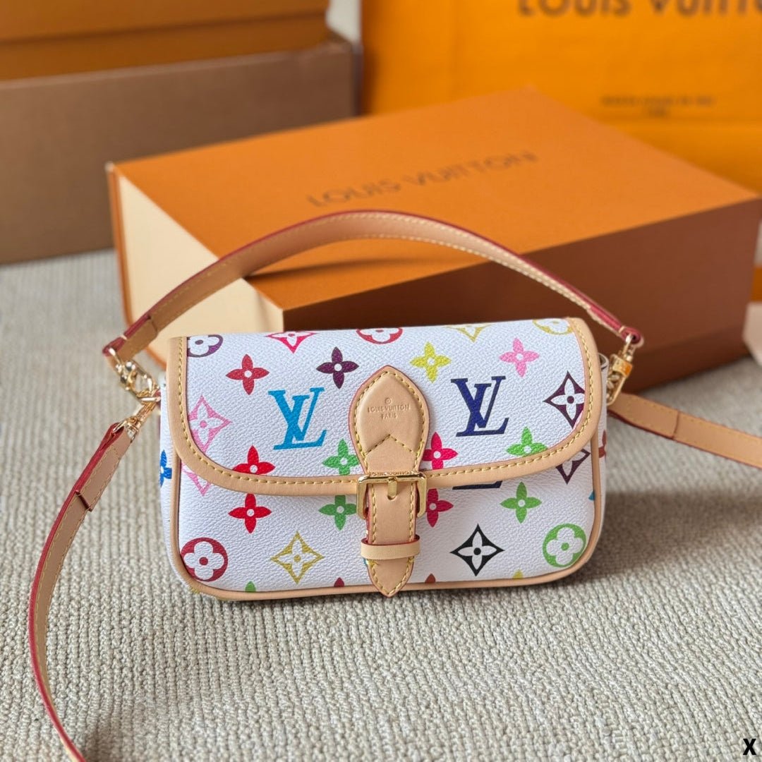 VV-BAG-MNFG-WHITE_1.jpg 【ルイヴィトン】☆村上隆デザイン|ダイアンミニアンダーアームバッグ♪残りわずか! - 画像 (1)