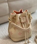 【ルイヴィトン】♢NANO｜可愛さと上品さを兼ね備えたクリームカラーの水桶バッグ♪早期ご予約で確保！ - 画像 (2)