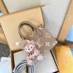 【ルイヴィトン】♢OnTheGo｜圧紋レザーの高級感、今季注目のスタイル♪即日発送対応 - 画像 (8)