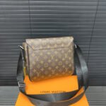 【ルイヴィトン】☆プリントフラップ｜クラシックでどんなスタイルにもぴったり♪即刻手に入れよう！ - 画像 (5)