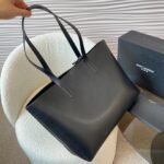 【サンローラ】人気商品☆ョッピング トート ポーチ付き - 画像 (2)