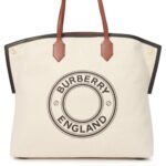 【バーバリー】期間限定SALE★ミディアム ロゴ コットンキャンバス トート